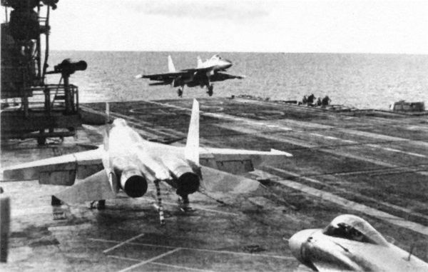 Иллюстрация к книге — &quot;Пламенные моторы&quot; Архипа Люльки [i_136.jpg]