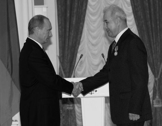 Иллюстрация к книге — &quot;Пламенные моторы&quot; Архипа Люльки [i_145.jpg]