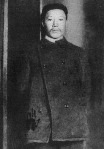 Иллюстрация к книге — Роман Ким [i_017.jpg]