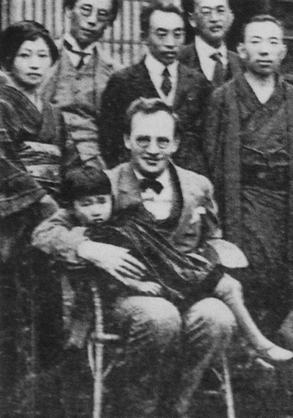 Иллюстрация к книге — Роман Ким [i_033.jpg]