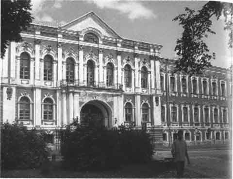 Иллюстрация к книге — Бирон [i_037.jpg]