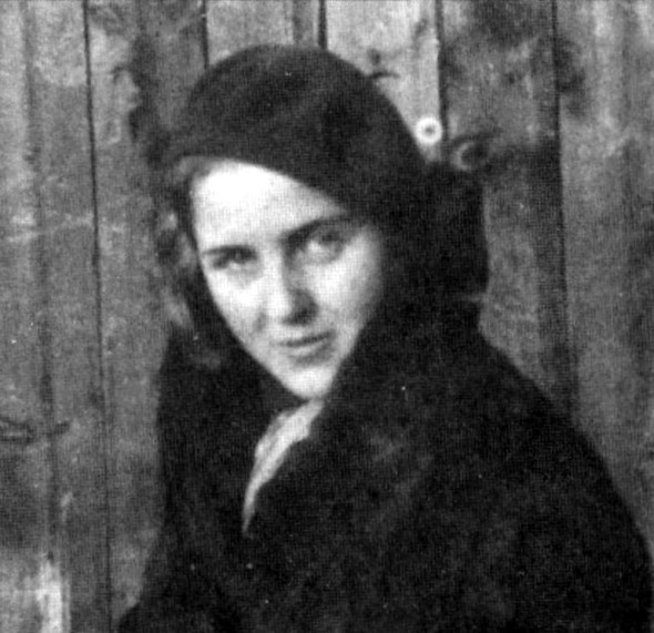 Иллюстрация к книге — Загубленная жизнь Евы Браун [i_011.jpg]