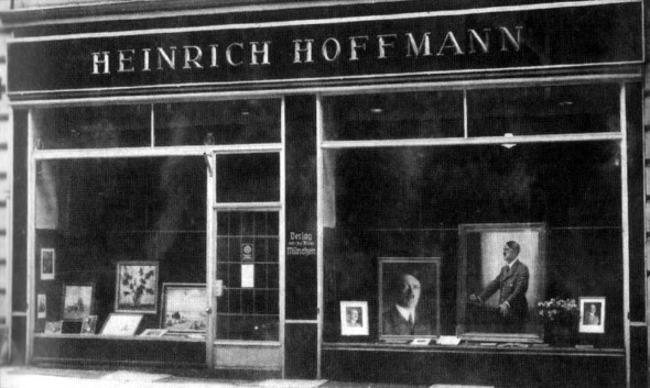 Иллюстрация к книге — Загубленная жизнь Евы Браун [i_013.jpg]