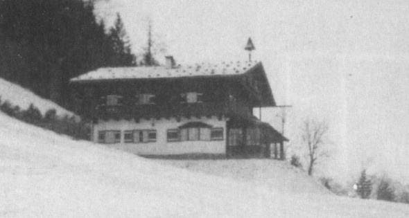 Иллюстрация к книге — Загубленная жизнь Евы Браун [i_018.jpg]