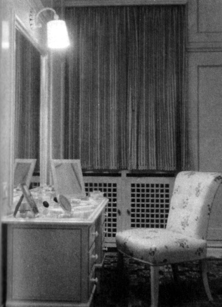 Иллюстрация к книге — Загубленная жизнь Евы Браун [i_024.jpg]