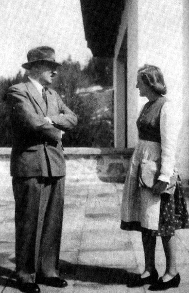 Иллюстрация к книге — Загубленная жизнь Евы Браун [i_034.jpg]