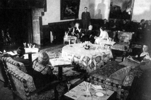 Иллюстрация к книге — Загубленная жизнь Евы Браун [i_049.jpg]