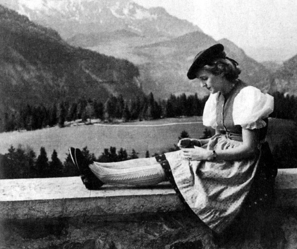 Иллюстрация к книге — Загубленная жизнь Евы Браун [i_059.jpg]