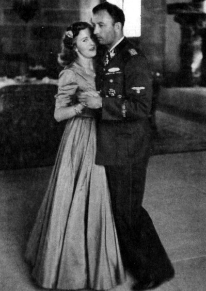 Иллюстрация к книге — Загубленная жизнь Евы Браун [i_071.jpg]