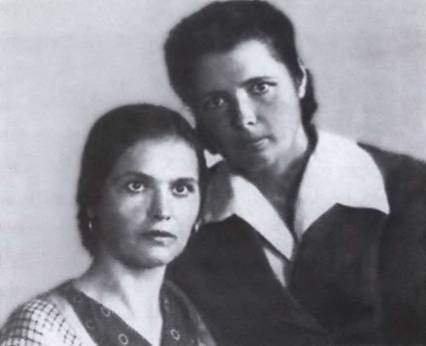 Иллюстрация к книге — Летят за днями дни... [i_006.jpg]