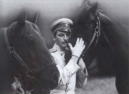 Иллюстрация к книге — Летят за днями дни... [i_052.jpg]