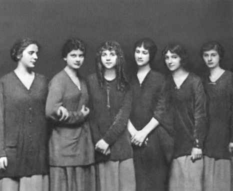 Иллюстрация к книге — Айседора Дункан [i_030.jpg]