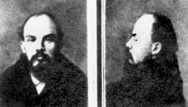 Иллюстрация к книге — Ты следующий [i_003.jpg]