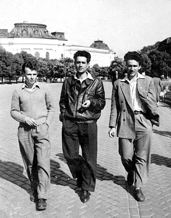 Иллюстрация к книге — Ты следующий [i_013.jpg]