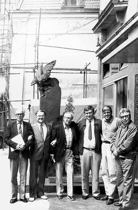 Иллюстрация к книге — Ты следующий [i_063.jpg]