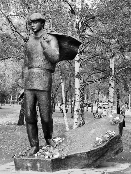 Иллюстрация к книге — Сергей Есенин. Биография [i_225.jpg]