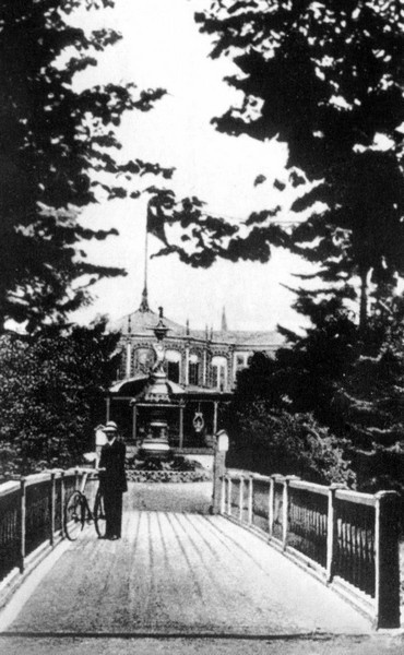 Иллюстрация к книге — Партер и карцер. Воспоминания офицера и театрала [i_009.jpg]