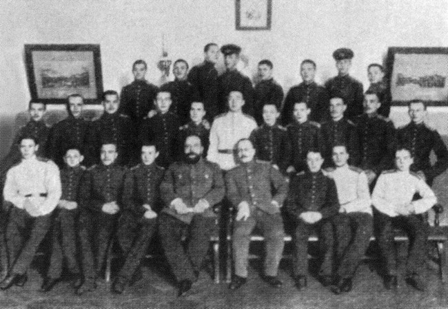 Иллюстрация к книге — Партер и карцер. Воспоминания офицера и театрала [i_021.jpg]