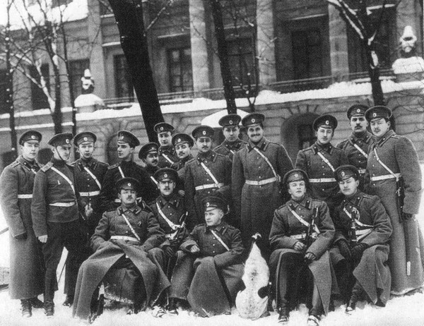 Иллюстрация к книге — Партер и карцер. Воспоминания офицера и театрала [i_022.jpg]