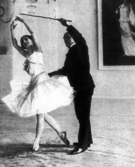 Иллюстрация к книге — Партер и карцер. Воспоминания офицера и театрала [i_038.jpg]