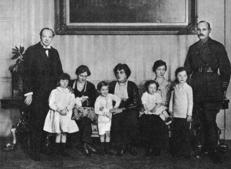 Иллюстрация к книге — Черчилль. Династия на вершине мира [i_012.jpg]