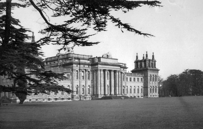 Иллюстрация к книге — Черчилль. Династия на вершине мира [i_014.jpg]