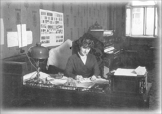 Иллюстрация к книге — Хищницы [i_026.jpg]