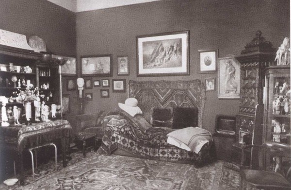 Иллюстрация к книге — Фрейд [i_018.jpg]