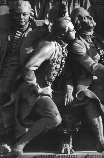 Иллюстрация к книге — Фонвизин [i_032.jpg]