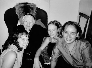 Иллюстрация к книге — Храброе сердце Ирены Сендлер [i_027.jpg]