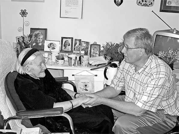 Иллюстрация к книге — Храброе сердце Ирены Сендлер [i_028.jpg]