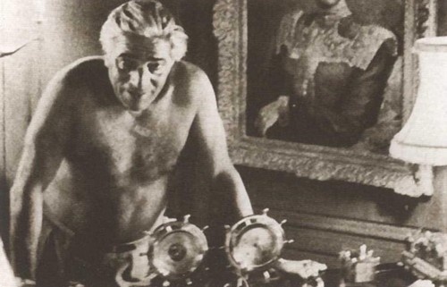 Иллюстрация к книге — Онассис. Проклятие богини [i_027.jpg]