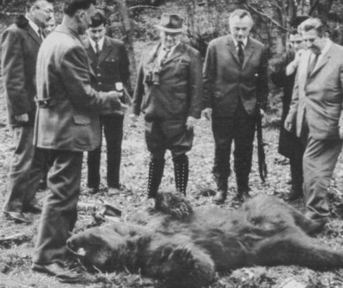 Иллюстрация к книге — Иосип Броз Тито [_40.jpg]