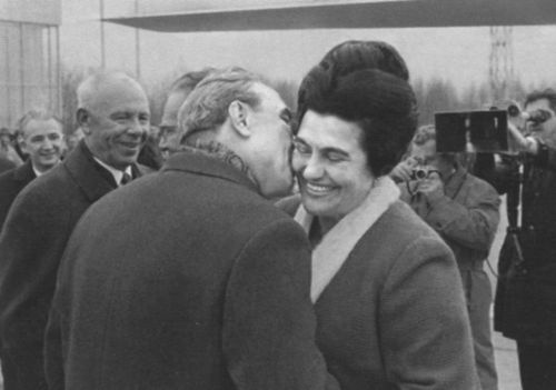 Иллюстрация к книге — Иосип Броз Тито [_43.jpg]