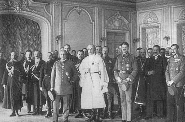 Иллюстрация к книге — Яков Блюмкин. Ошибка резидента [i_036.jpg]