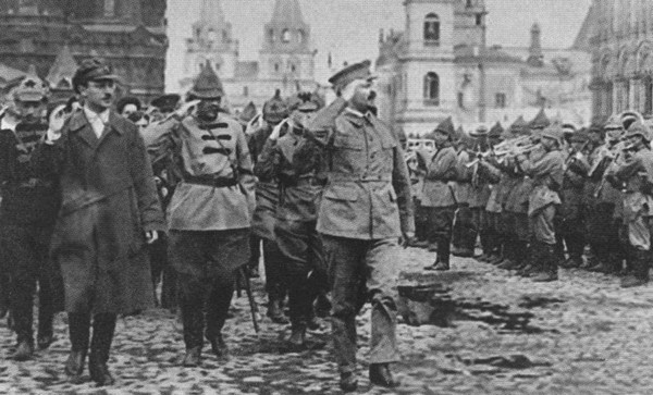 Иллюстрация к книге — Яков Блюмкин. Ошибка резидента [i_041.jpg]