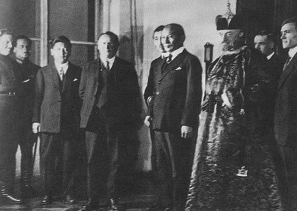 Иллюстрация к книге — Яков Блюмкин. Ошибка резидента [i_058.jpg]