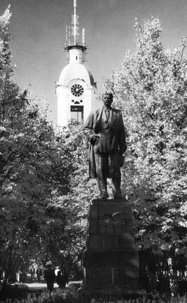 Иллюстрация к книге — Повседневная жизнь Арзамаса-16 [i_041.jpg]