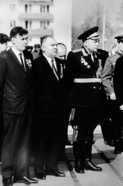 Иллюстрация к книге — Повседневная жизнь Арзамаса-16 [i_052.jpg]