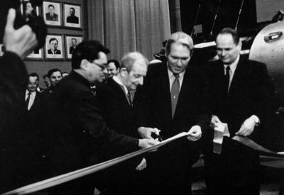 Иллюстрация к книге — Повседневная жизнь Арзамаса-16 [i_065.jpg]