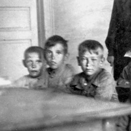 Иллюстрация к книге — Дневник детской памяти. Это и моя война [i_026.jpg]