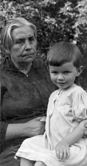 Иллюстрация к книге — Дневник детской памяти. Это и моя война [i_032.jpg]