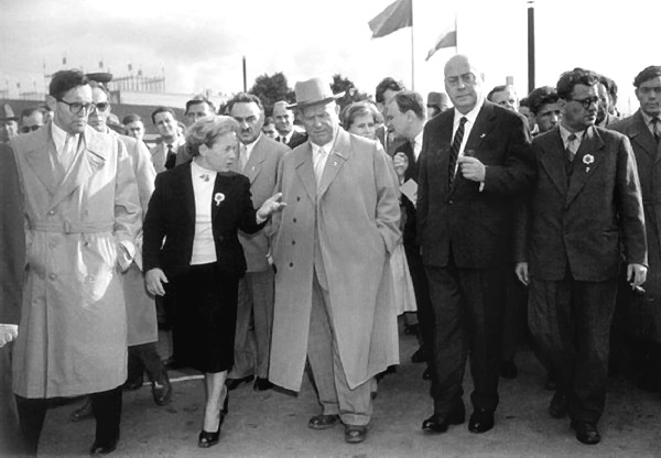 Иллюстрация к книге — Екатерина Фурцева. Главная женщина СССР [i_025.jpg]