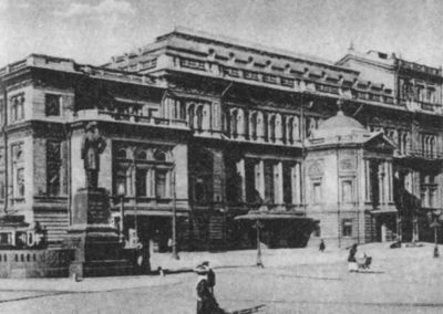 Иллюстрация к книге — Шостакович [i_009.jpg]