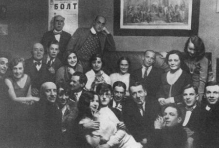 Иллюстрация к книге — Шостакович [i_025.jpg]