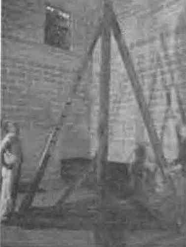 Иллюстрация к книге — Речи палача. Сенсационные откровения французского экзекутора [i_015.jpg]