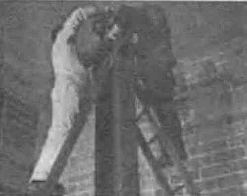 Иллюстрация к книге — Речи палача. Сенсационные откровения французского экзекутора [i_017.jpg]