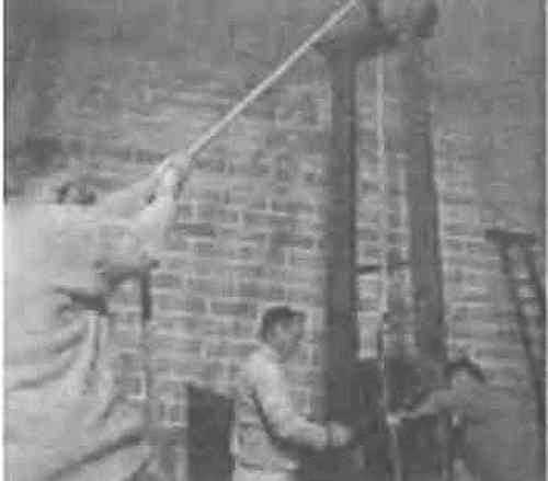 Иллюстрация к книге — Речи палача. Сенсационные откровения французского экзекутора [i_019.jpg]