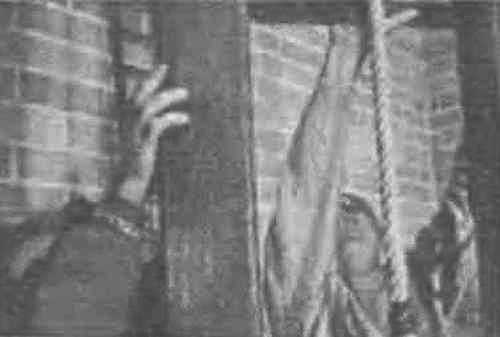 Иллюстрация к книге — Речи палача. Сенсационные откровения французского экзекутора [i_020.jpg]