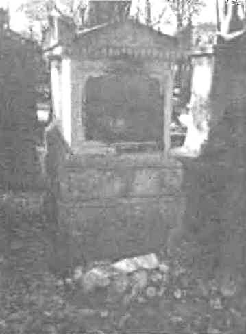 Иллюстрация к книге — Речи палача. Сенсационные откровения французского экзекутора [i_035.jpg]